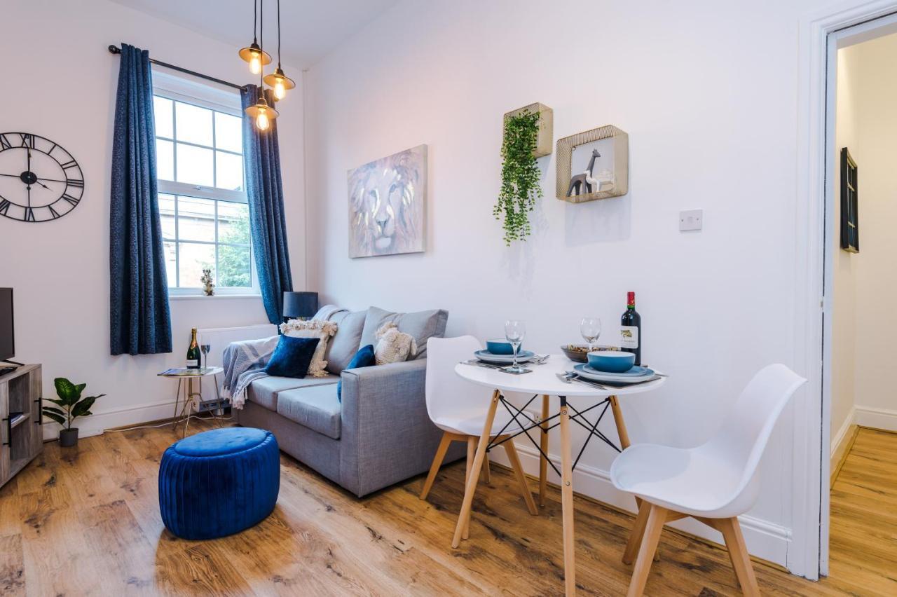 Bright 1-Bed Apartment In Chester By 53 Degrees Property, Ideal For Professionals & Couples, Great Location - Sleeps 4 Exterior photo
