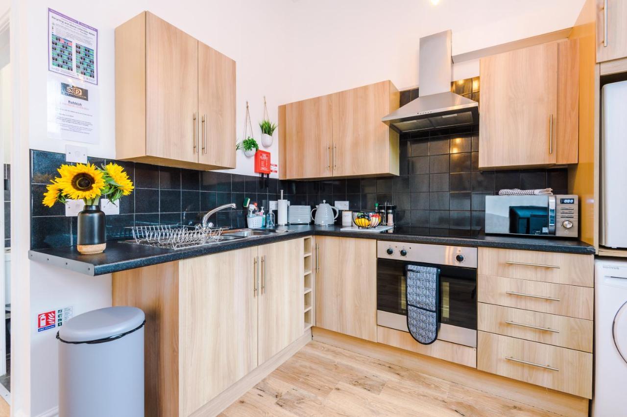 Bright 1-Bed Apartment In Chester By 53 Degrees Property, Ideal For Professionals & Couples, Great Location - Sleeps 4 Exterior photo