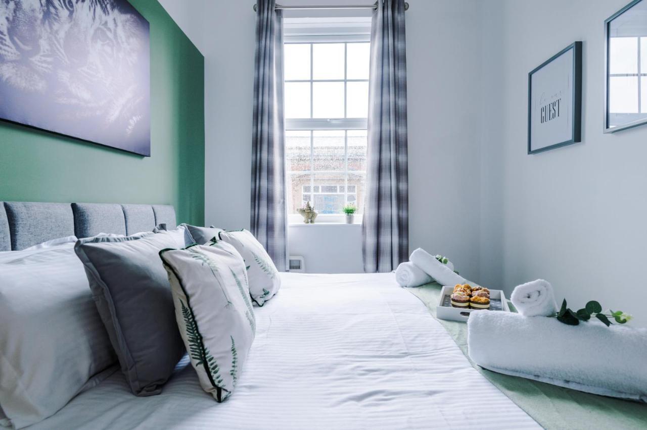 Bright 1-Bed Apartment In Chester By 53 Degrees Property, Ideal For Professionals & Couples, Great Location - Sleeps 4 Exterior photo